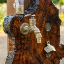 Dispenser de Bebidas Rústico em Madeira Maciça com Torneira Vintage, Abridor e Imã